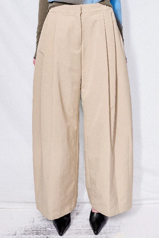 Beige Two Tuck Balloon Pant Comfortable Denim Trousers