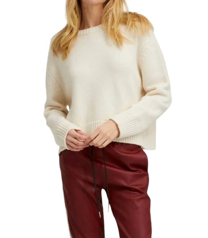Heavy Classic Crew Neck Sweater In Chalk Solid Print Embellished