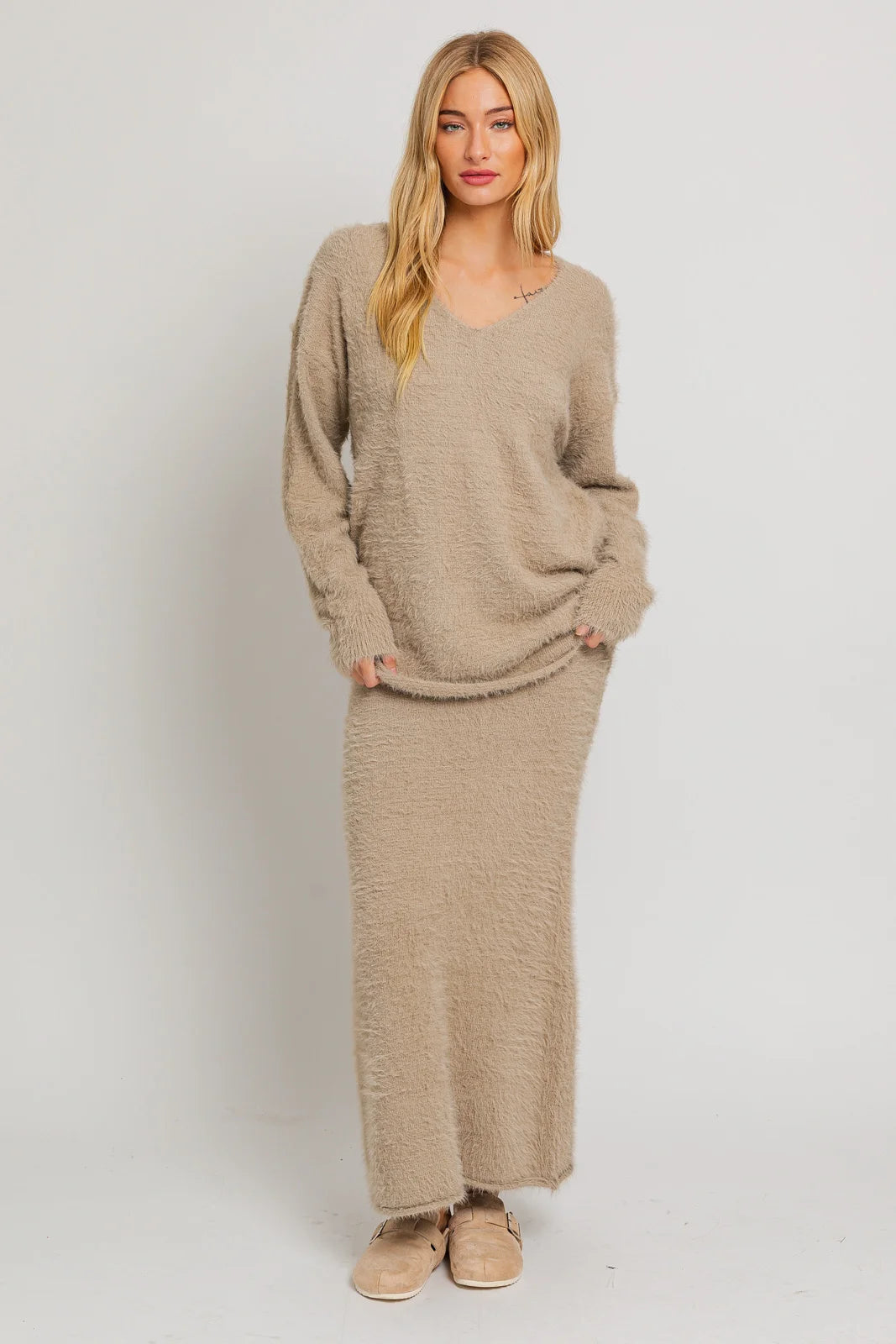 Long Sleeve Soft V-Neck Fuzzy Sweater Beaded Sweater Sequined Faux Fur