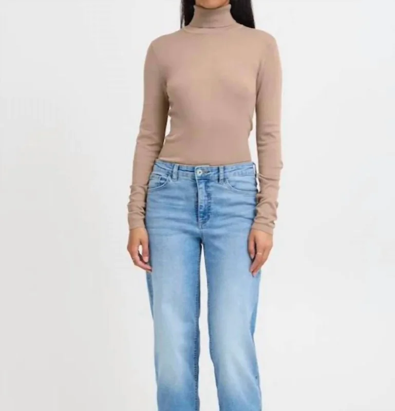 Mafa Turtleneck Sweater In Beige Elegant Classic Vintage